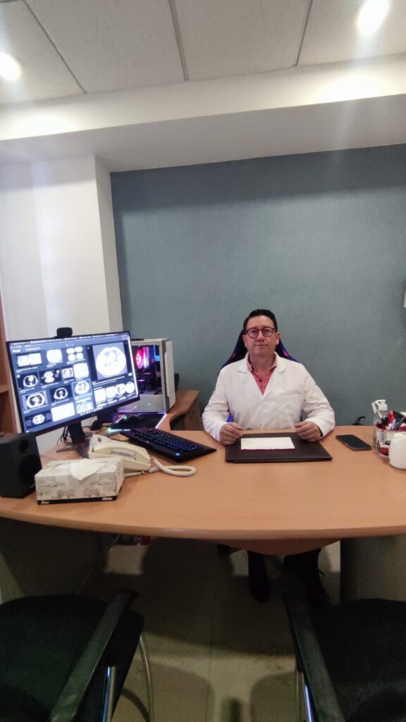 Dr. Paulo Martín Pinaya Ruíz
